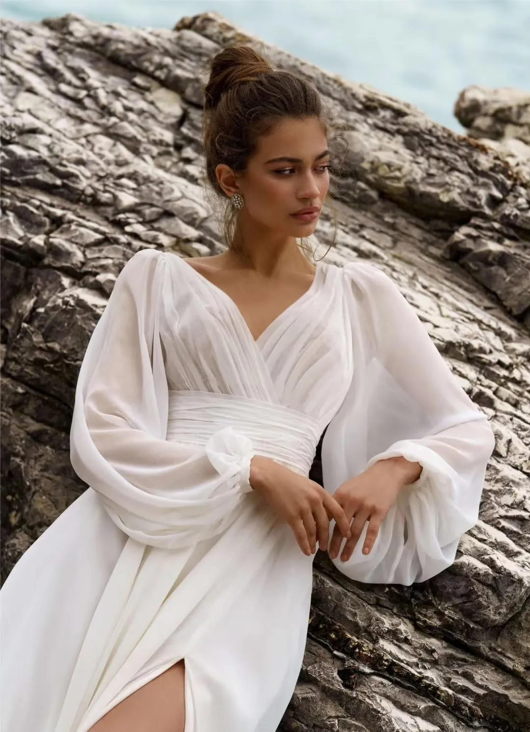CSYPJYT Women's Long Sleeve Wedding Dress for Bride Chiffon V Neck Beach Boho Bridal Gowns Prom Evening Dress with Slit