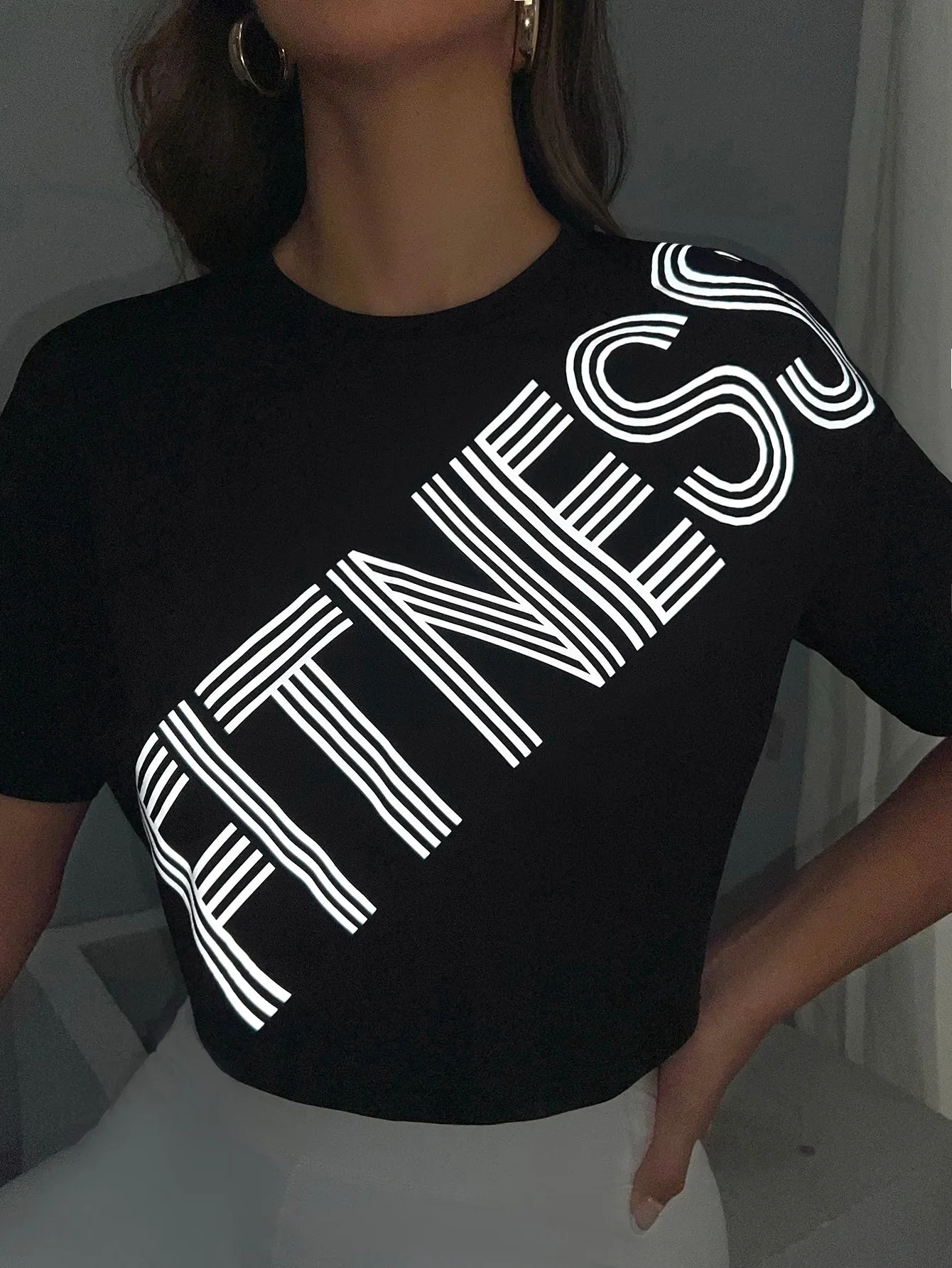 Letter Graphic Crop Active Tee SS23