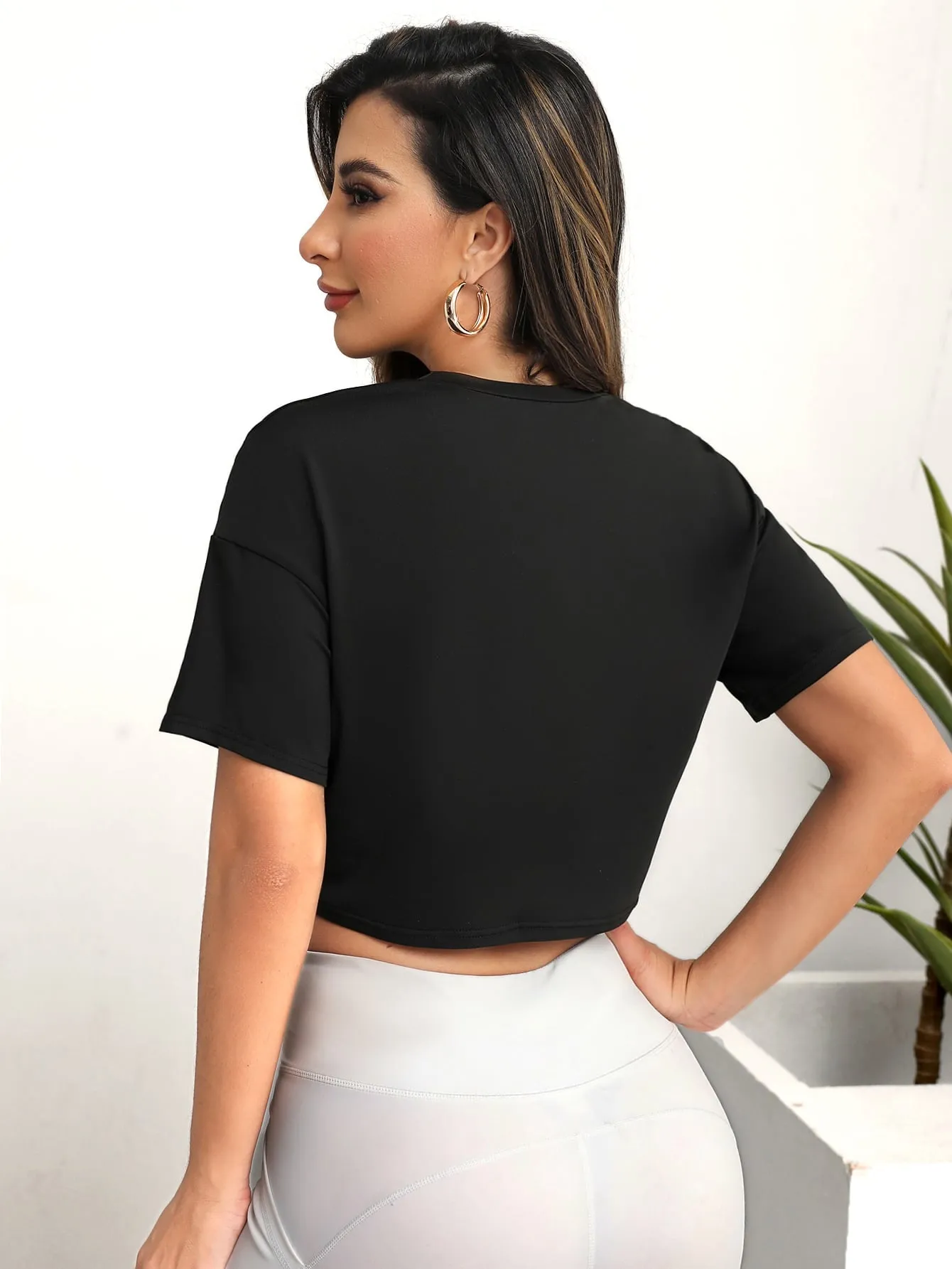 Letter Graphic Crop Active Tee SS23