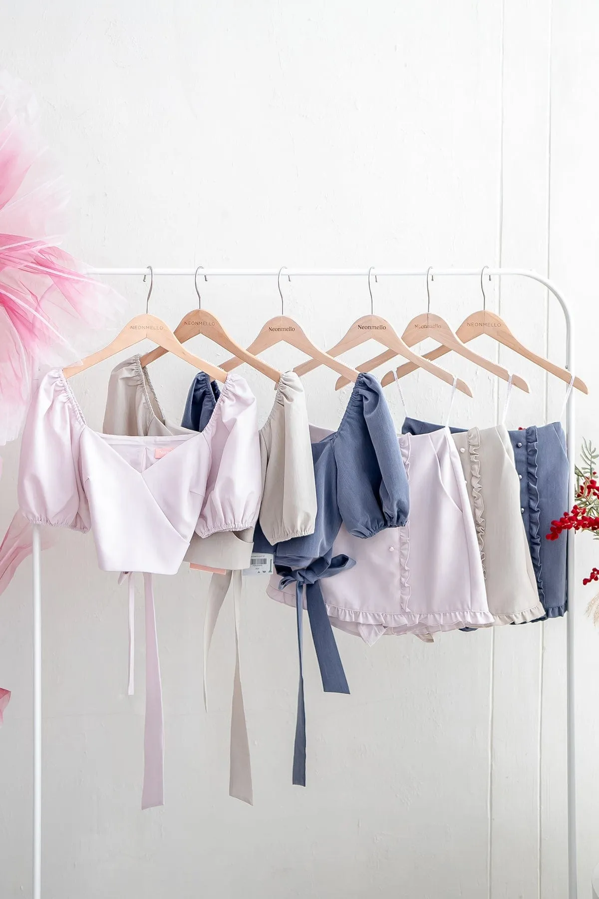 MIA PEARLS RUFFLES SKORTS IN PINK