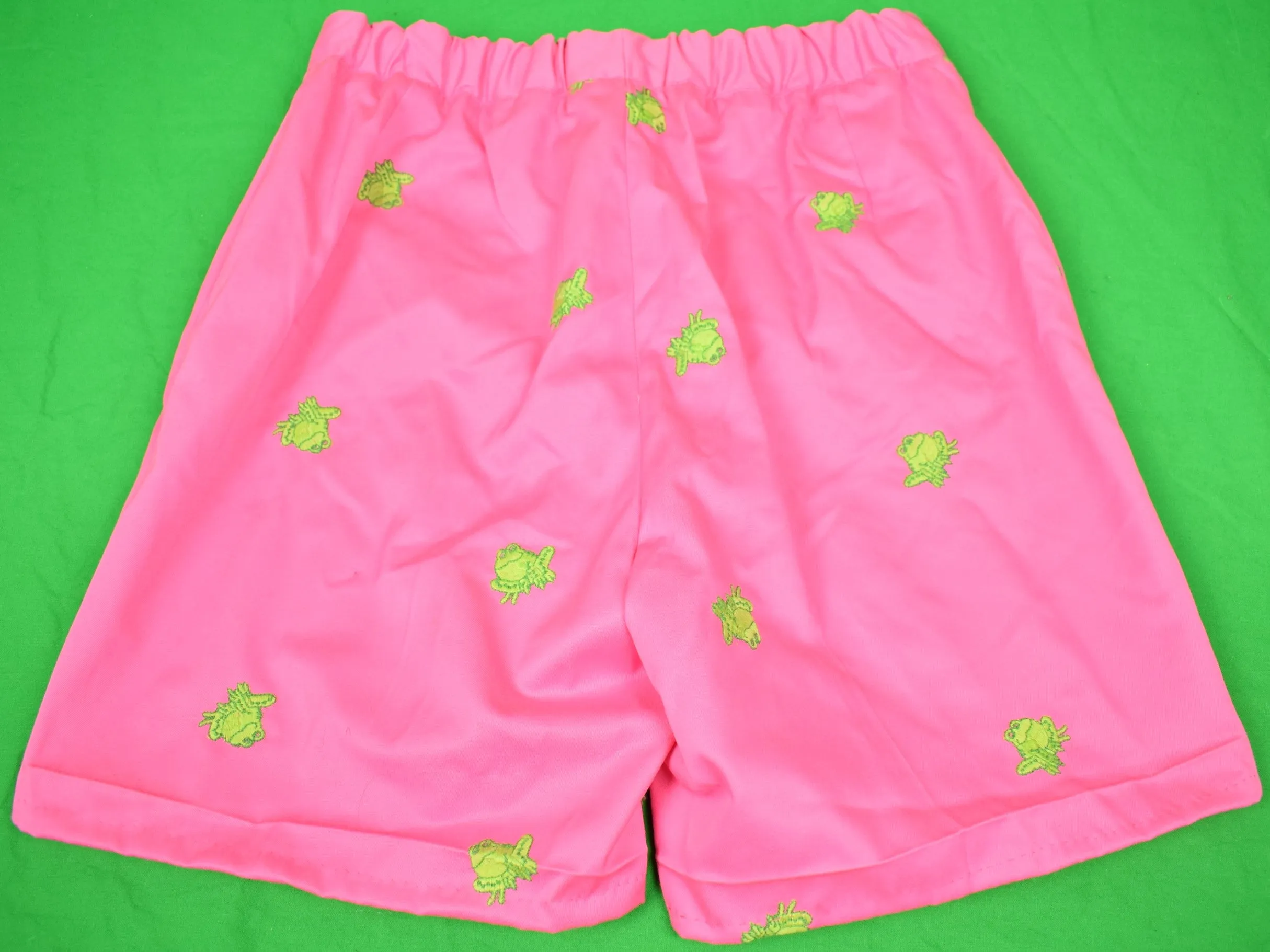 "Chipp Hot Pink Chino Shorts w/ Embroidered Lime Green Frogs" Sz: 32