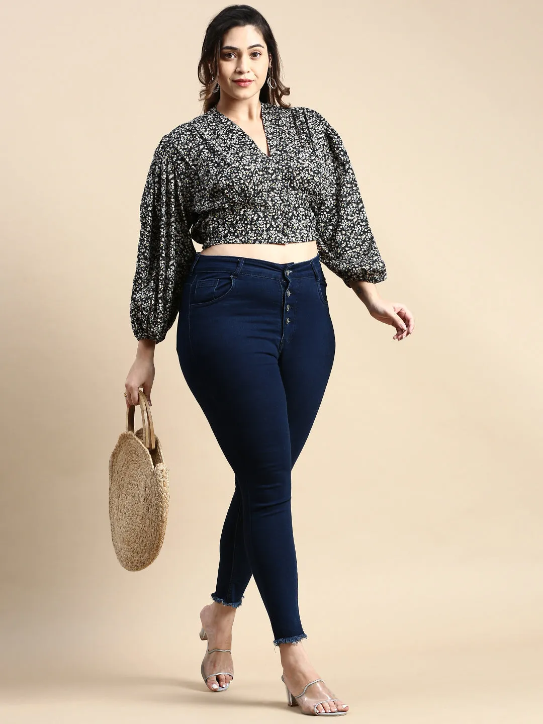 Women Black Floral Printed V-Neck Puff Sleeve Crop Top