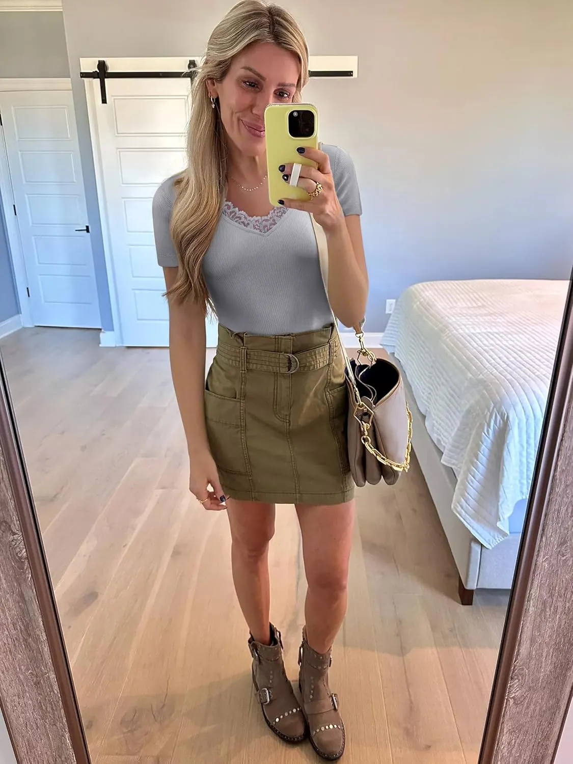 Women Short Sleeve Lace V Neck Shirts Ribbed Knit Fitted Basic Tee Tops Business Dressy Casual Summer Blouses T-Shirt
