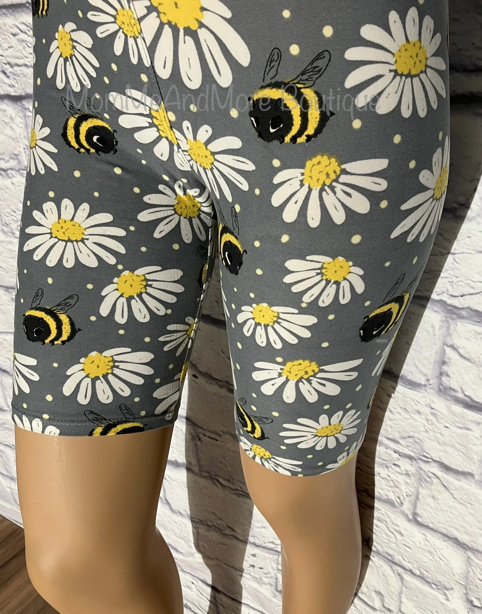 Womens Daisy Bee Biker Shorts, Long Bermuda Shorts, Sizes S-3xl, Gray/Yellow