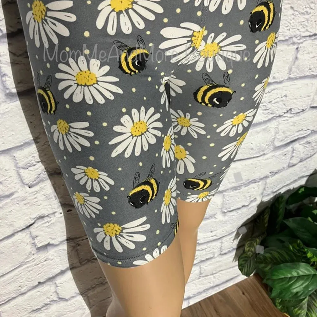 Womens Daisy Bee Biker Shorts, Long Bermuda Shorts, Sizes S-3xl, Gray/Yellow