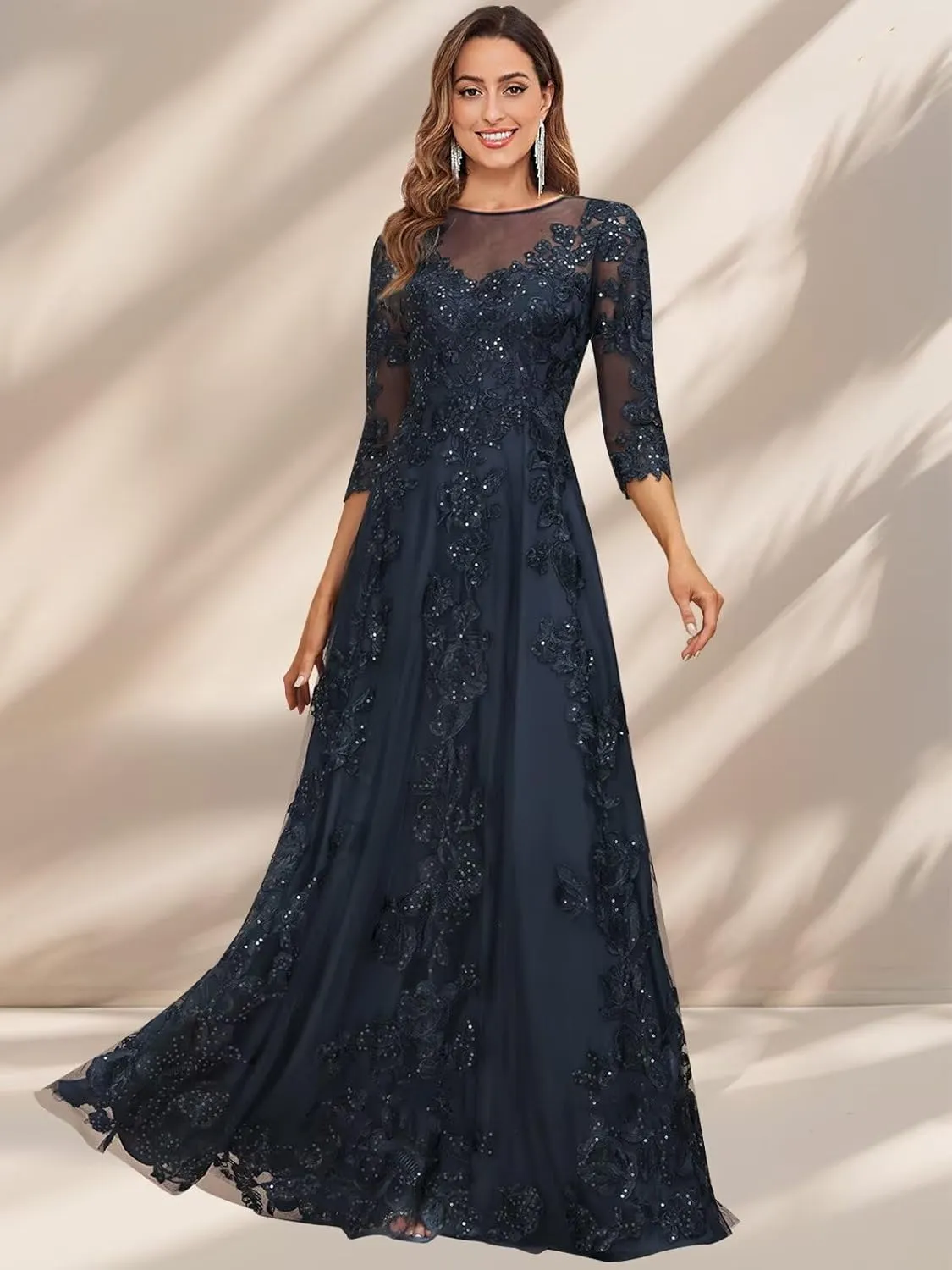 Women's Lace Appliques Mother of The Bride Dresses with 3/4 Sleeves Scoop Neck Beaded Formal Evening Gown